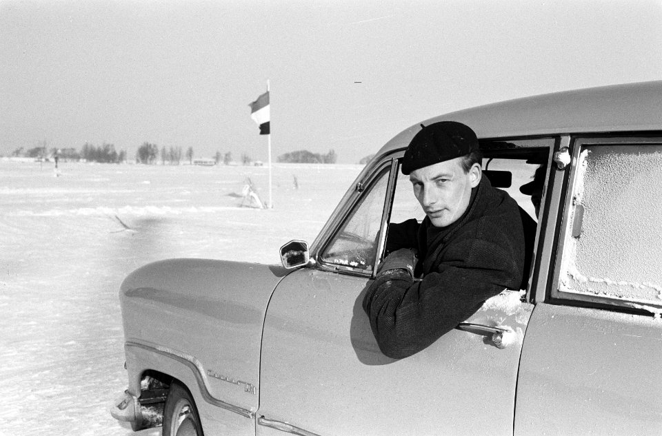 Het Amsterdamse IJ met zwaar drijfijs. Chauffeur, Bestanddeelnr 914-7166