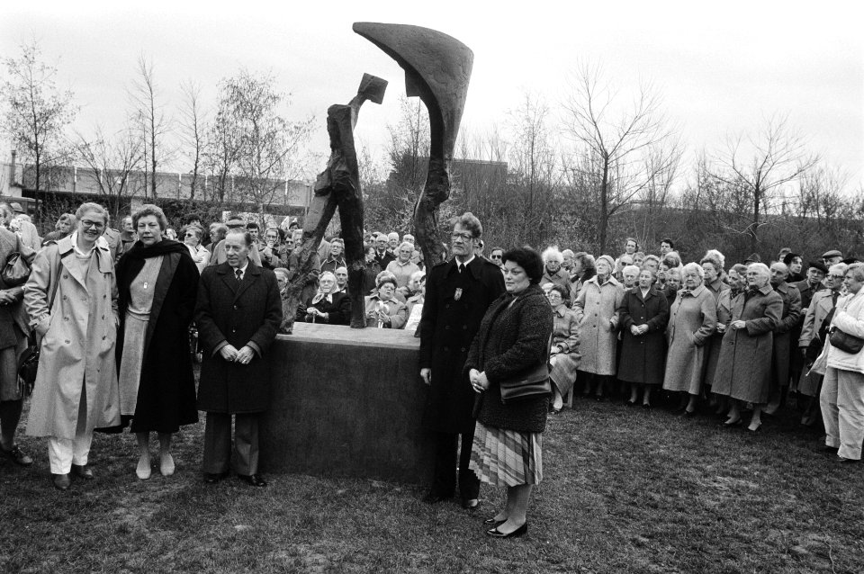 Het bevrijdingsmonument aan het Abcouderpad in Amsterdam-Holendrecht, Bestanddeelnr 932-5668