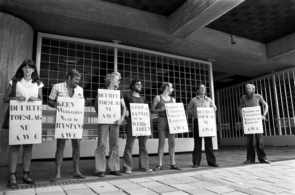 Het Amsterdams Werklozen Comité protesteert op het Fredeiksplein, Bestanddeelnr 928-0992