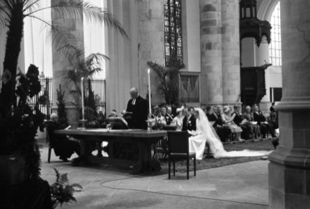 Het bruidspaar in de kerk, Bestanddeelnr 919-0440