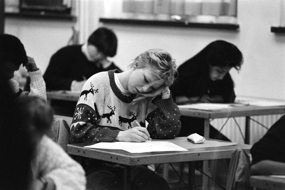 Het Centraal Schriftelijk eindexamen begonnen eindexamen op het Berlage Scholen, Bestanddeelnr 932-9540