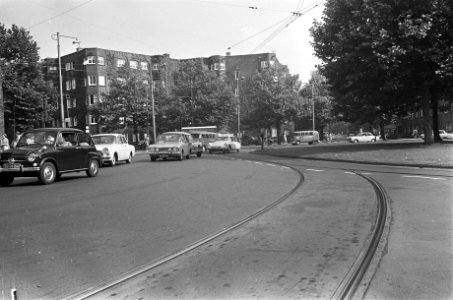 Het circuit met rechtsachter de Bernard Kochstraat , die voor alle verkeer dicht, Bestanddeelnr 921-6159
