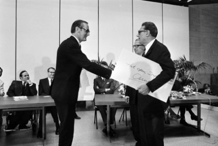 Het Dorp bij Arnhem geopend, Bestanddeelnr 923-5596
