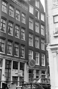 Het café vanaf de straatkant gezien, Bestanddeelnr 921-5857