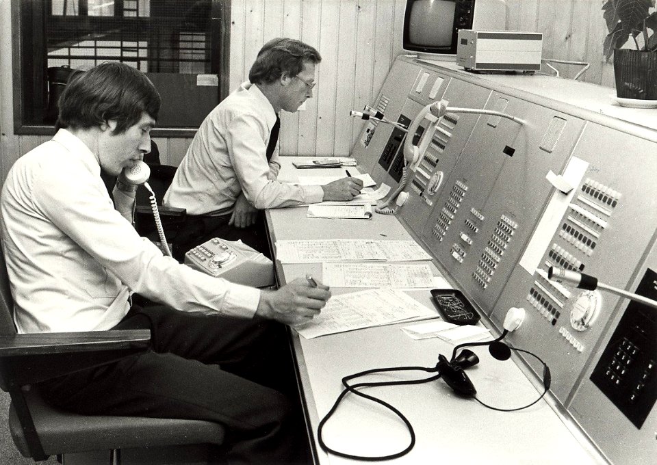 Het ambulancevervoer in elf gemeenten in Zuid-Kennemerland en IJmond wordt geleid vanuit de Centrale Post Ambulance vervoer, aan de Clase van Ruyvenstraat. Aangekocht in 1981 van United Photos de Boer