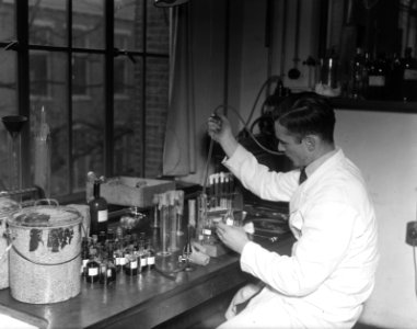 Het bereiden van mazelenserum, Bestanddeelnr 901-4398