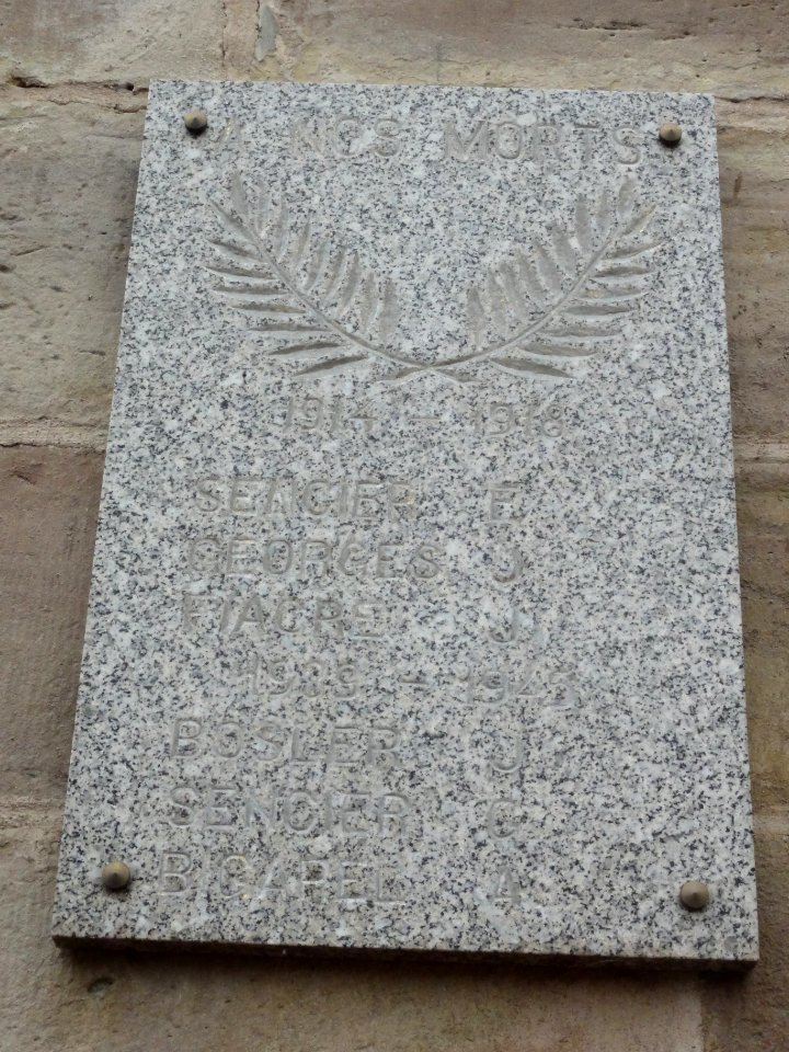 Hertzing (Moselle) église, plaque-monument aux morts
