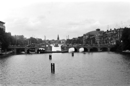Herstelwerk aan Hoge Sluis brug over Amstel in Amsterdam overzicht Amstel, Bestanddeelnr 928-6221