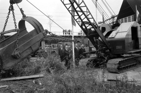 Hervatting IJ tunnelwerkzaamheden . Gemeentebestuur kijkt toe, Bestanddeelnr 912-9983