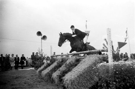 Het Concours Hippique te Blaricum wordt gewonnen door DJ Mellema, Bestanddeelnr 915-4152