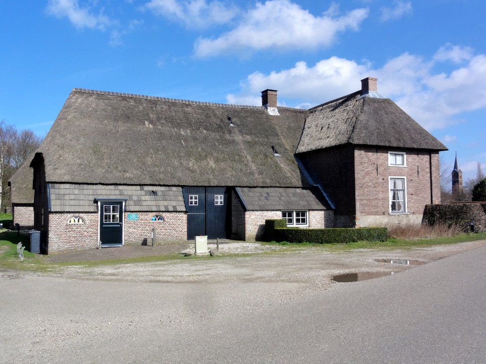 Hernen (Wijchen) De Dreef 6 boerderij De Zandberg zijaanzicht Gem.Mon