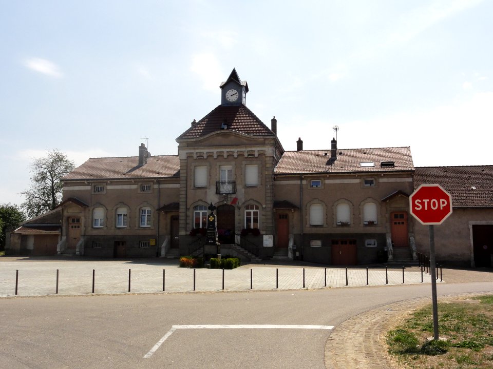 Hermeville-en-Woëvre (Meuse) mairie-écoles
