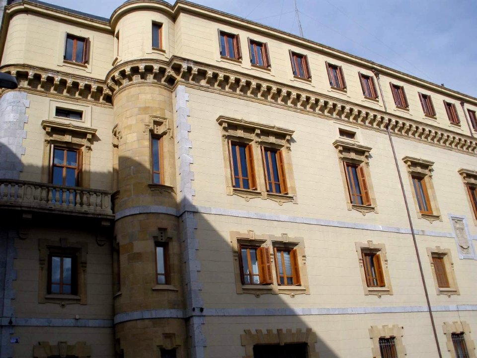 Hernani - Ayuntamiento 01