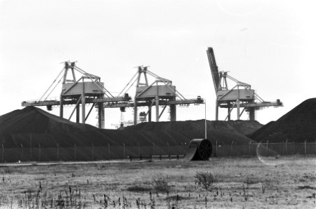 Het Erts Overslagbedrijf Europoort (EECV) te Rotterdam waar door werknemers acti, Bestanddeelnr 933-5004