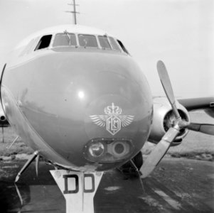 Het KLM-logo op de neus van het het viermotorige KLM Lockheed Constellation pas…, Bestanddeelnr 255-8908