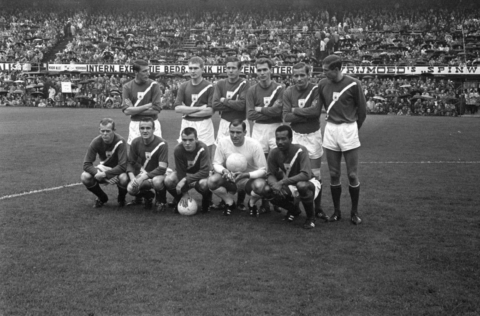 Het elftal van GVAV, Bestanddeelnr 921-7242