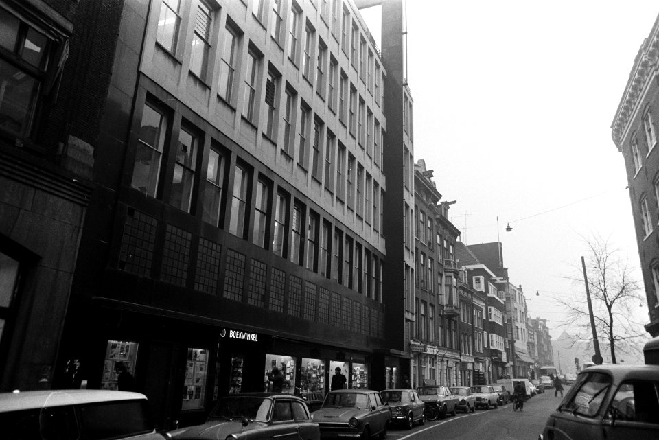 Het gebouw van Het Vrije Volk , de Arbeiderspers Hekevel Amsterdam. Exterieur, Bestanddeelnr 923-0724