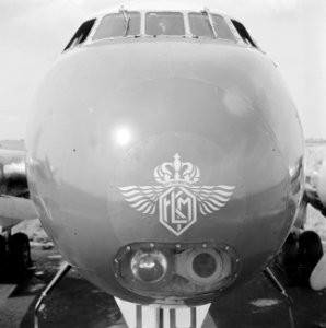 Het KLM-logo op de neus van het het viermotorige KLM Lockheed Constellation pas…, Bestanddeelnr 255-8909