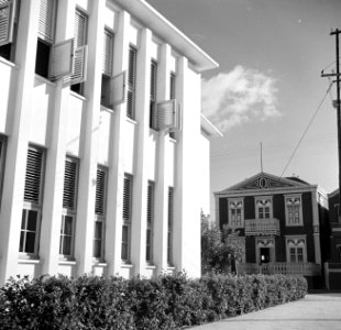 Het gebouw van het Departement van Onderwijs in Willemstad op Curaçao, Bestanddeelnr 252-7165