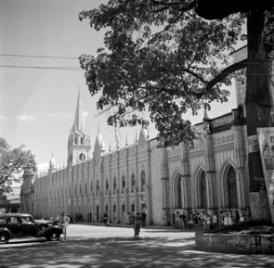 Het gebouw van de universiteit in Caracas in Venezuela, Bestanddeelnr 252-8451