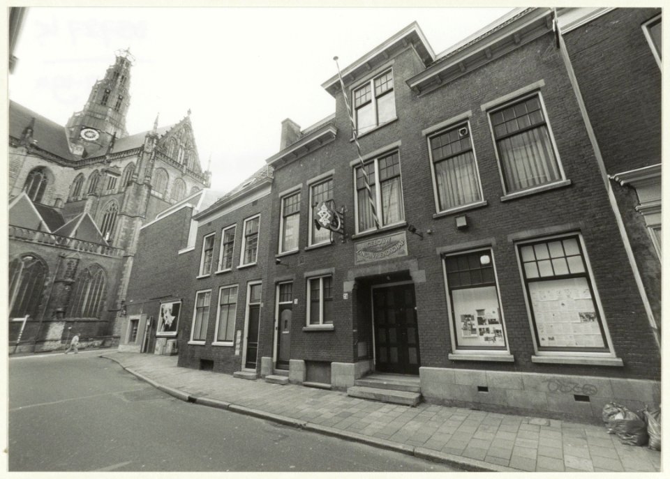 Het gebouw van het Koninklijk Haarlems Mannenkoor Zang & Vriendschap. NL-HlmNHA 54032255