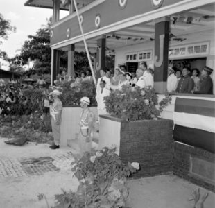 Het koninklijk gezelschap in Albina, Bestanddeelnr 252-4484
