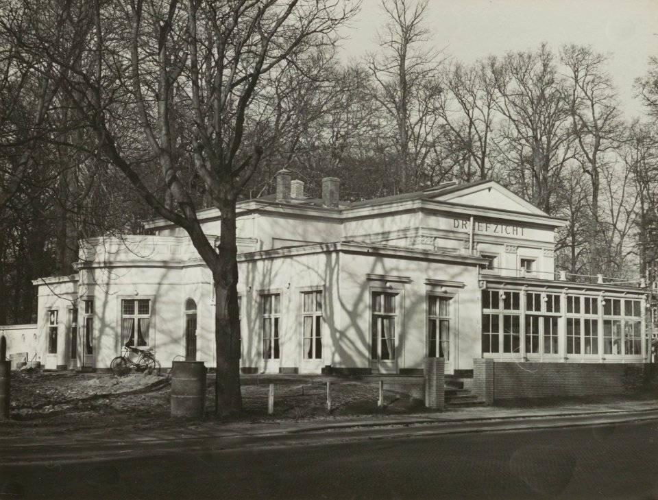 Het herbouwde Dreefzicht aan de ingang van de Haarlemmerhout