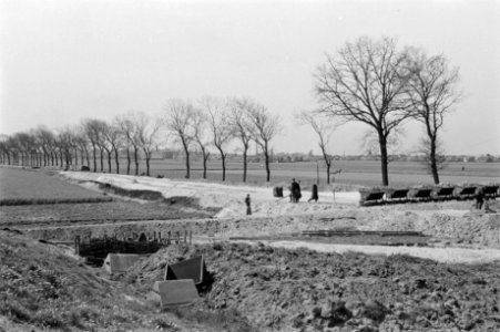 Het graven van het kanaal., Bestanddeelnr 170-0322