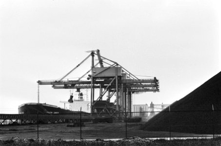 Het Erts Overslagbedrijf Europoort (EECV) te Rotterdam waar door werknemers acti, Bestanddeelnr 933-5005