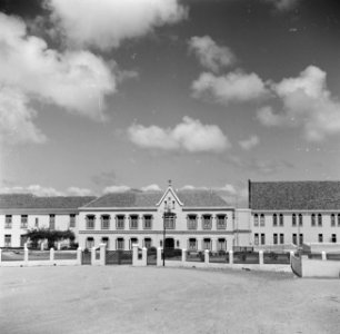 Het klooster St Jozef met zusterschool van de zusters van Schijndel in Santa Ro, Bestanddeelnr 252-7559