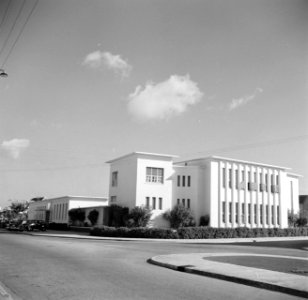 Het gebouw van het Departement van Onderwijs in Willemstad op Curaçao, Bestanddeelnr 252-7164
