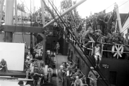 Het eerste contingent demobilisanten van de „C-divisie „7 December, 1400 milit, Bestanddeelnr 3407