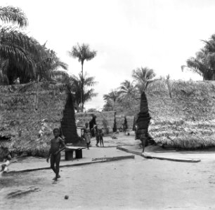 Het dorp Langetabbetje in het Marowijnegebied, Bestanddeelnr 252-6700