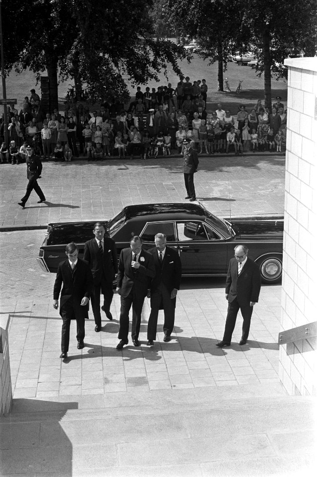 Het gezelschap bij aankomst, Bestanddeelnr 922-5973