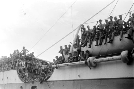Het eerste contingent demobilisanten van de „C-divisie „7 December, 1400 milit, Bestanddeelnr 3402