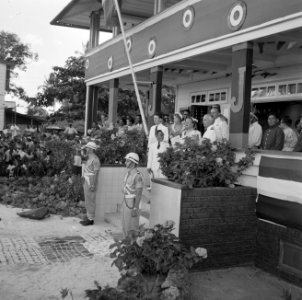 Het koninklijk gezelschap in Albina, Bestanddeelnr 252-4483