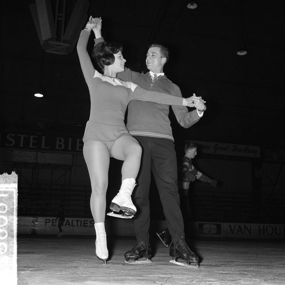 Het Haagse ijsdanspaar Jopie en Nico Wolff trainen op de Hoky in Den Haag voor d, Bestanddeelnr 916-0682
