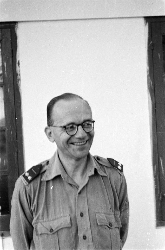Het hoofd van het Officiers Selectie Centrum, luitenant-kolonel J Gerritsen, Bestanddeelnr 83-4-1