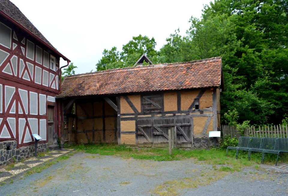 Hessenpark, Seitenbau aus Launsbach