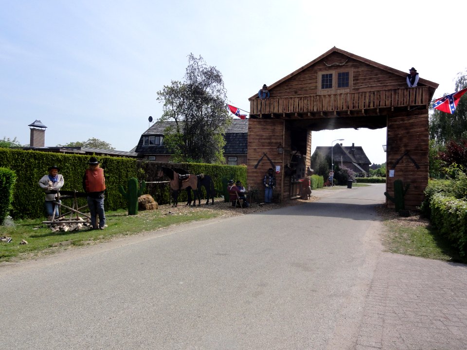 Herveld, poort voor koninginnedag (Moordakker)