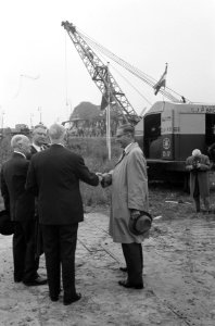 Hervatting IJ tunnelwerkzaamheden . Burgemeester Van Hall, Bestanddeelnr 912-9985