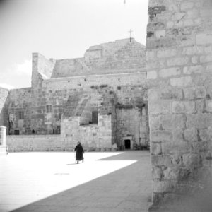 Het aanzicht van de Geboortekerk in Bethlehem, Bestanddeelnr 255-5480