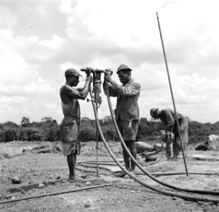Het aanbrengen van springstof op het terrein van de Surinaamse Bauxiet Maatschap, Bestanddeelnr 252-6578