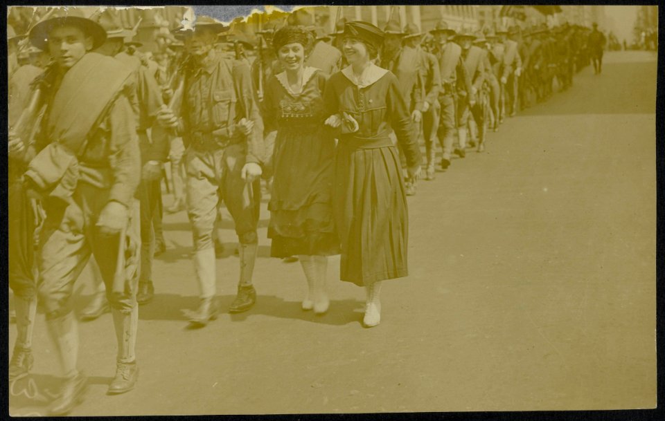 Het 69e regiment vertrekt naar de strijd., Bestanddeelnr 158-0136