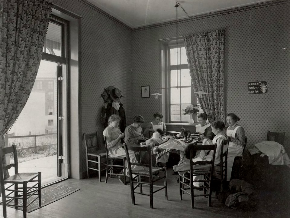 Het jubileumjaar van het Haarlems Kinderhuis 1913, Inventarisnummer NL-HlmNHA 1100 KNA006014633