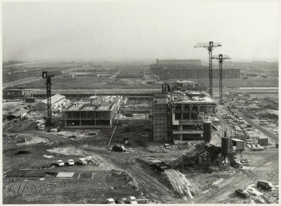 Het in aanbouw zijnde St. Elisabeths Gasthuis, ziende naar het oosten., NL-HlmNHA 54012149