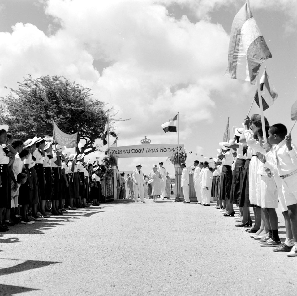 Het koninklijk paar bezoekt Rincón op Bonaire, Bestanddeelnr 252-3852