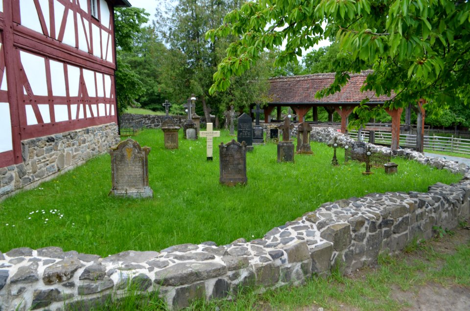Hessenpark, Kirchhof
