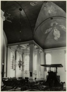 Het interieur van de Nieuwe Kerk met preekstoel, ziende naar het zuiden. NL-HlmNHA 54004678