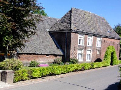 Herveld-Z Rijksmonument 36752 Schoolstraat 4, westkant